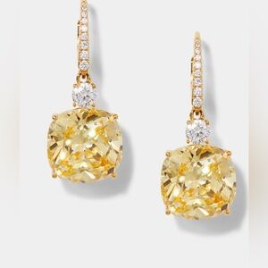 Absolutely stunning looks like a yellow sparkle large diamond elegant earrings